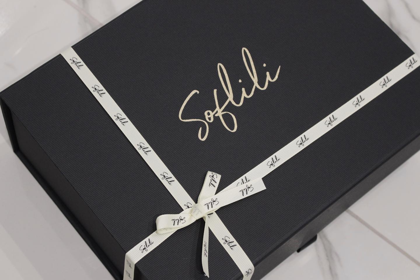 Sof lili gift box image 1