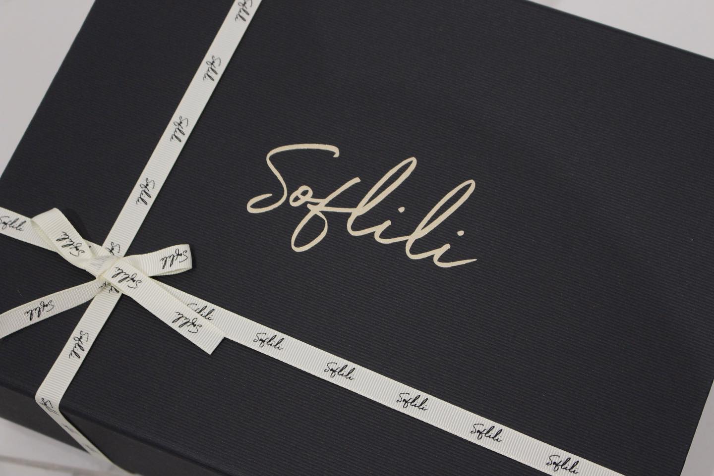 Sof lili gift box image 0