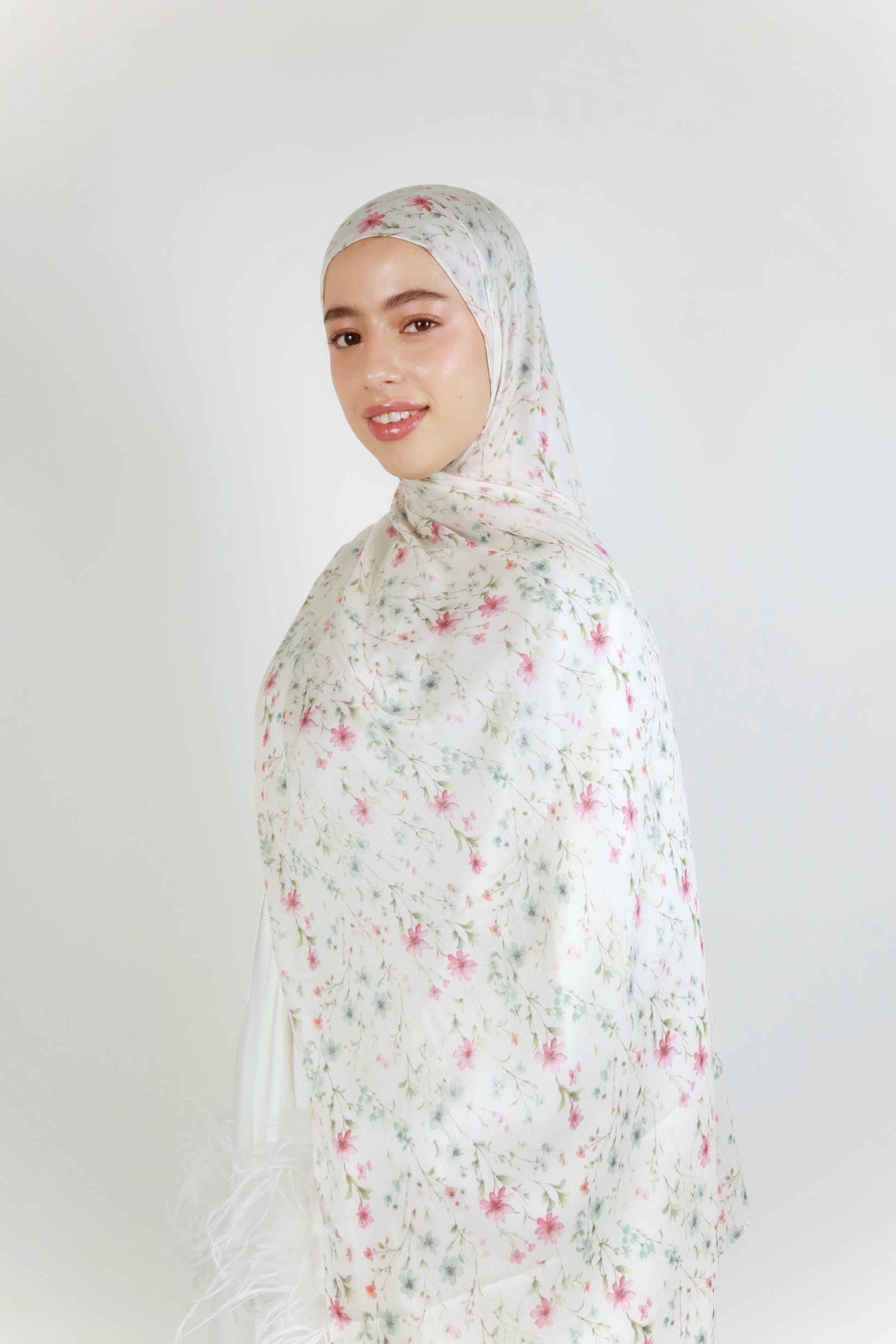 Rouge Amour Floral Modal Hijab image 0